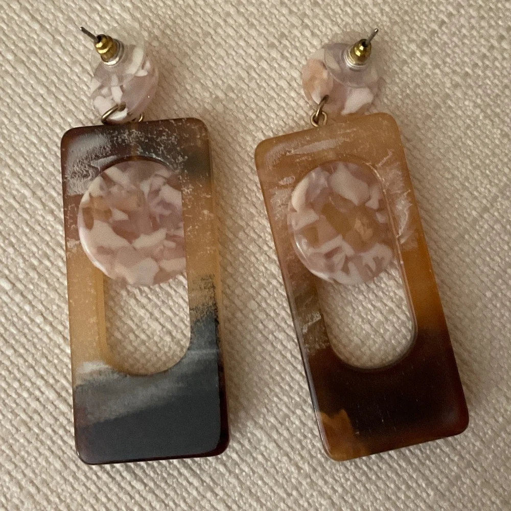 Geometric composite dangle - Picture 2 of 4